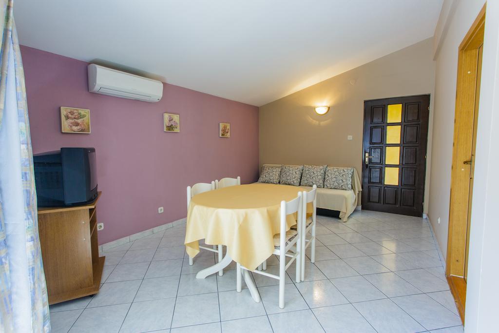 Apartments Bilaja Marina Room photo