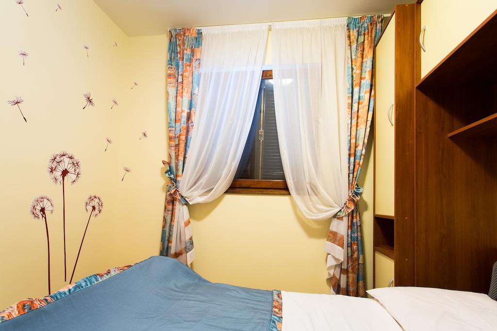 Apartments Bilaja Marina Room photo