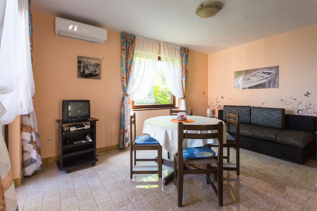 Apartments Bilaja Marina Room photo