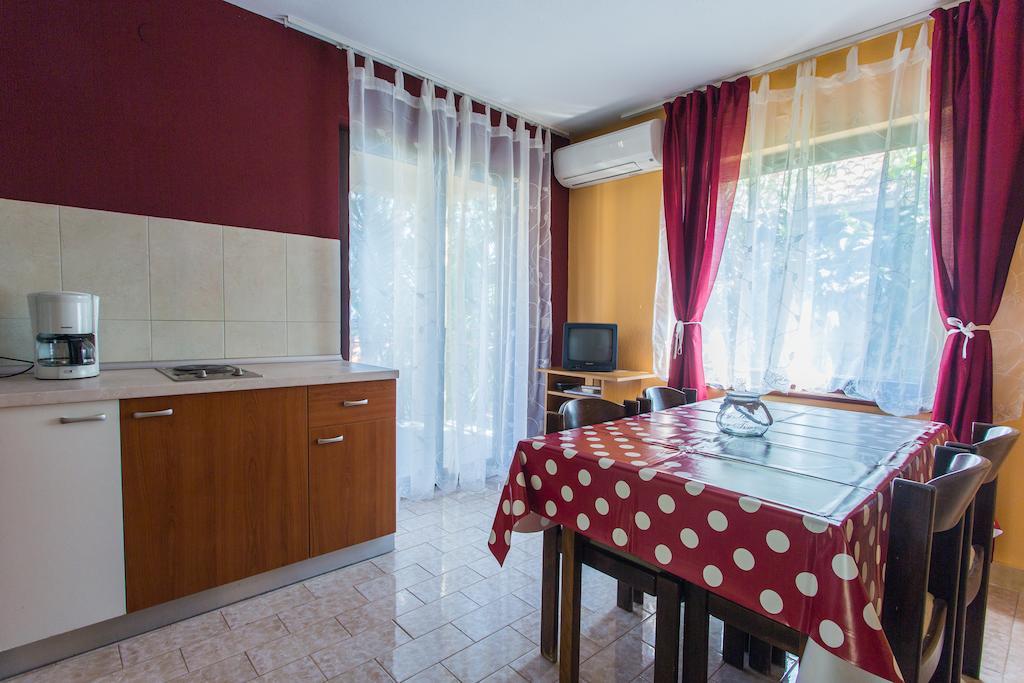 Apartments Bilaja Marina Room photo