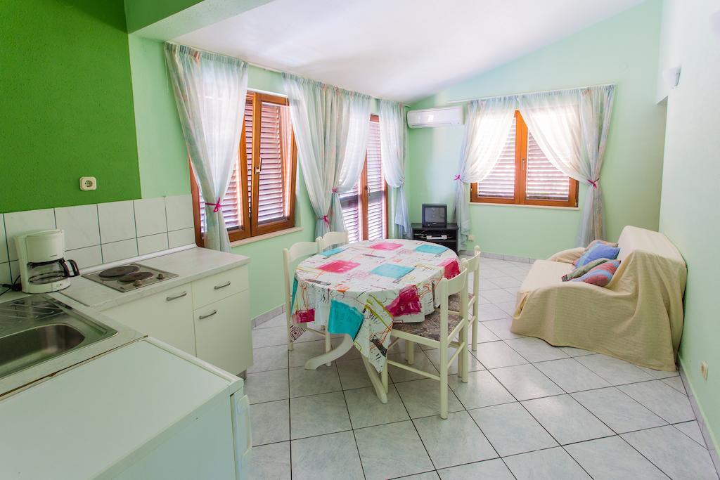 Apartments Bilaja Marina Room photo